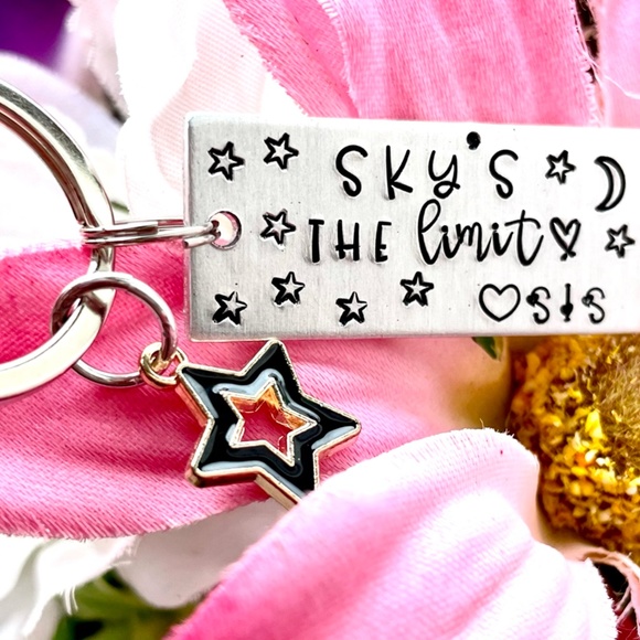 Class of 2022 Keychain - Graduation Keychain- Graduation Gift- Grad Gift - Picture 8 of 9